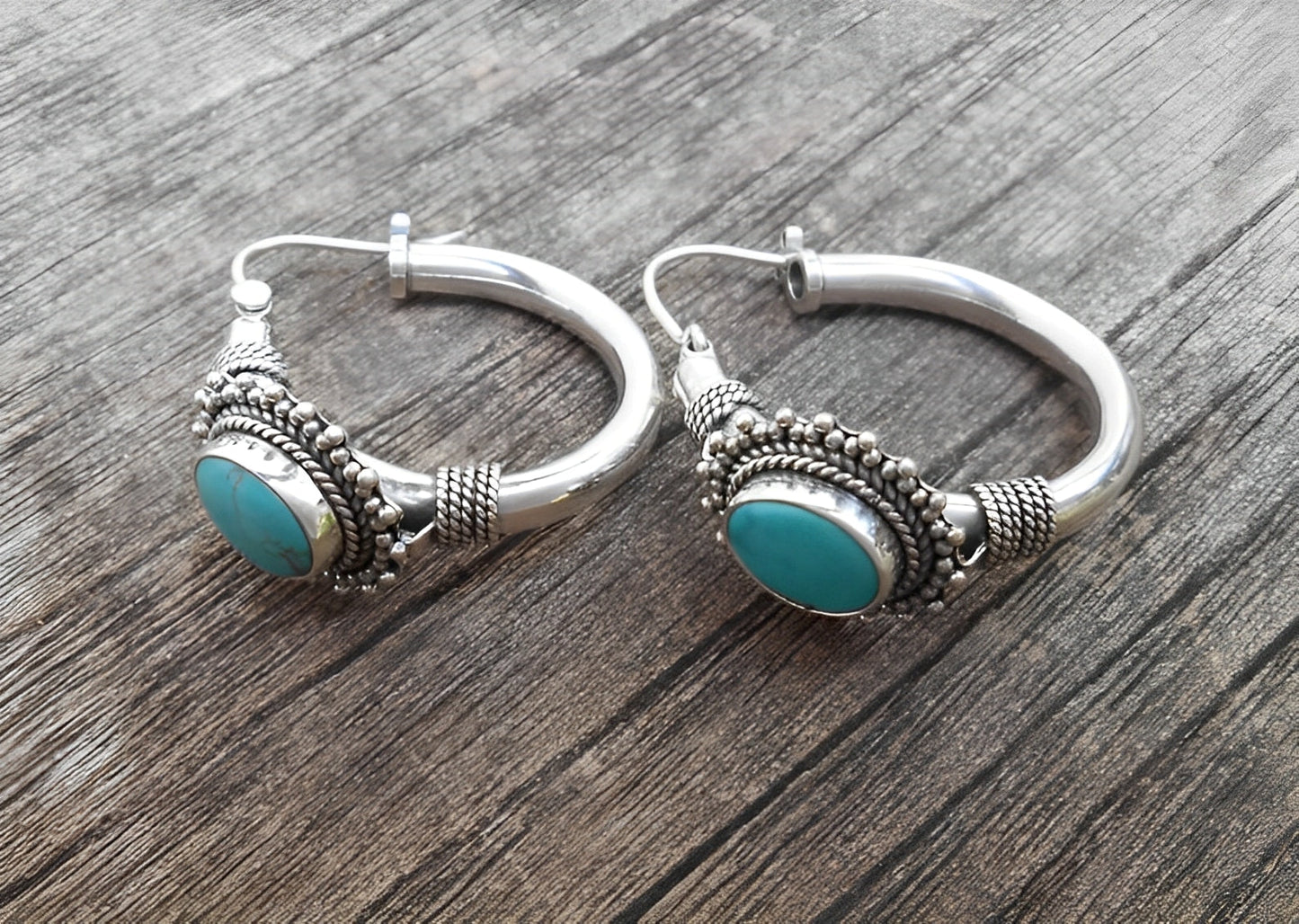 Hiraya – Pendientes Vintage con Piedra Turquesa