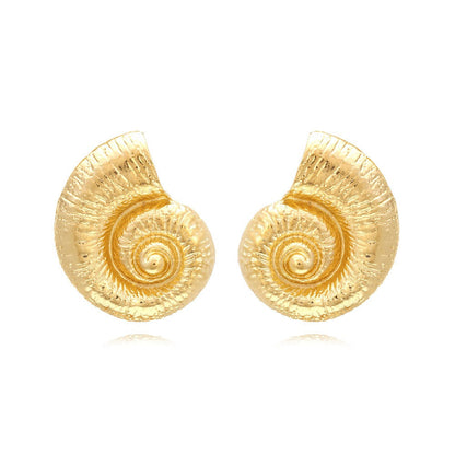 Pia – Pendientes Concha Elegantes