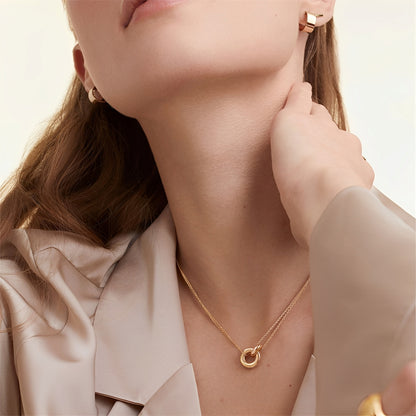 Bree – Collar Dorado con Colgante Redondo Geométrico