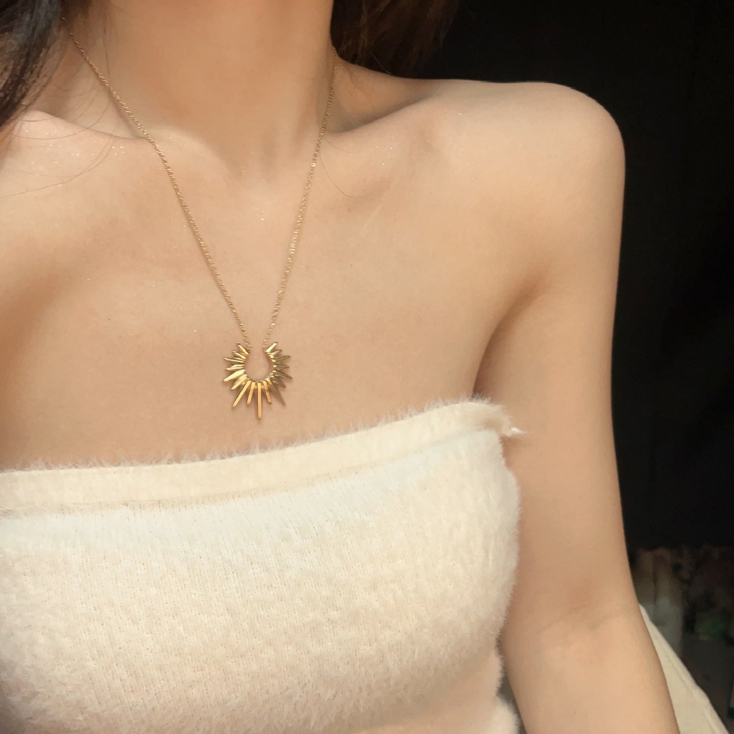 Helena – Collar Girasol Retro Elegante