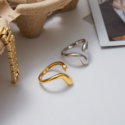 Elira – Anillo Gota Elegante