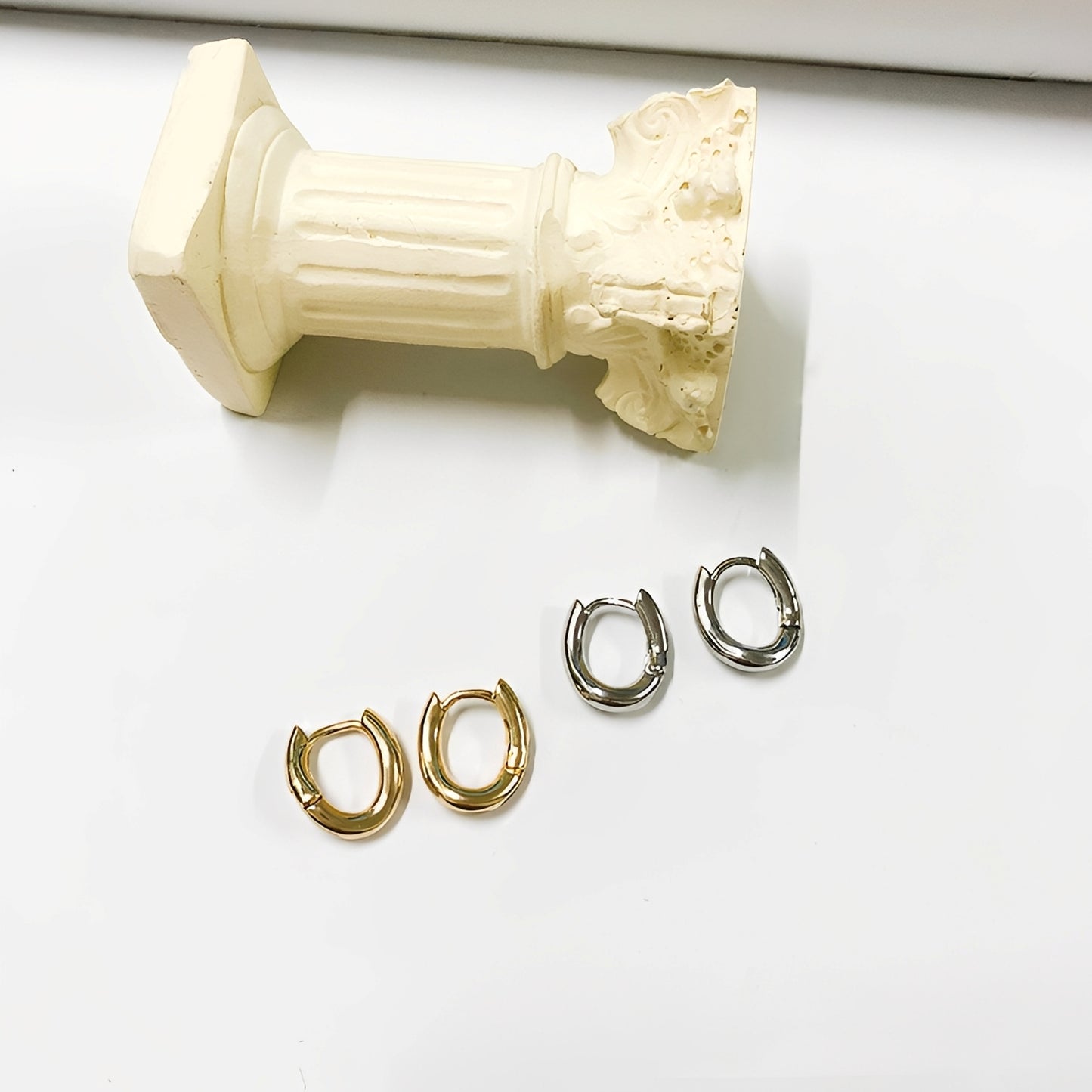 Ariana – Pendientes Irregulares en Forma U Elegantes