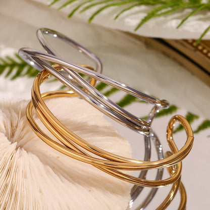 Jane – Pulsera de Triple Capa con Diseño Entrelazado