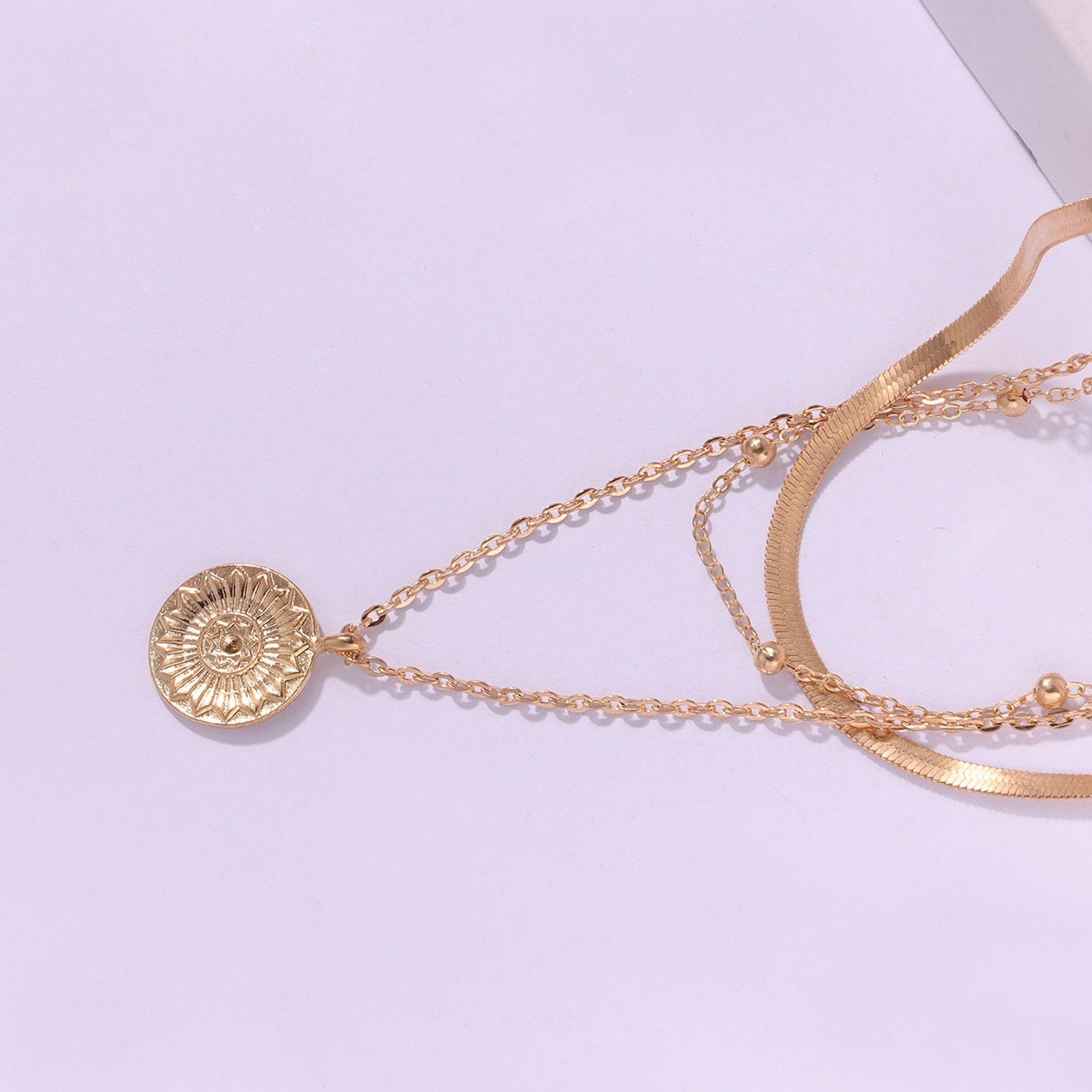 Riana – Collar Multicapas de Perlas Esféricas