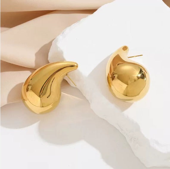 Alba – Pendientes Gota de Rocío Elegantes