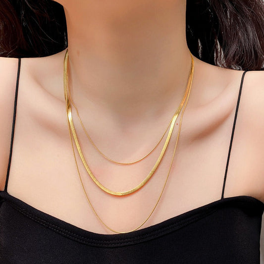Ashley – Collar Dorado de 3 Filas Cadena Serpiente