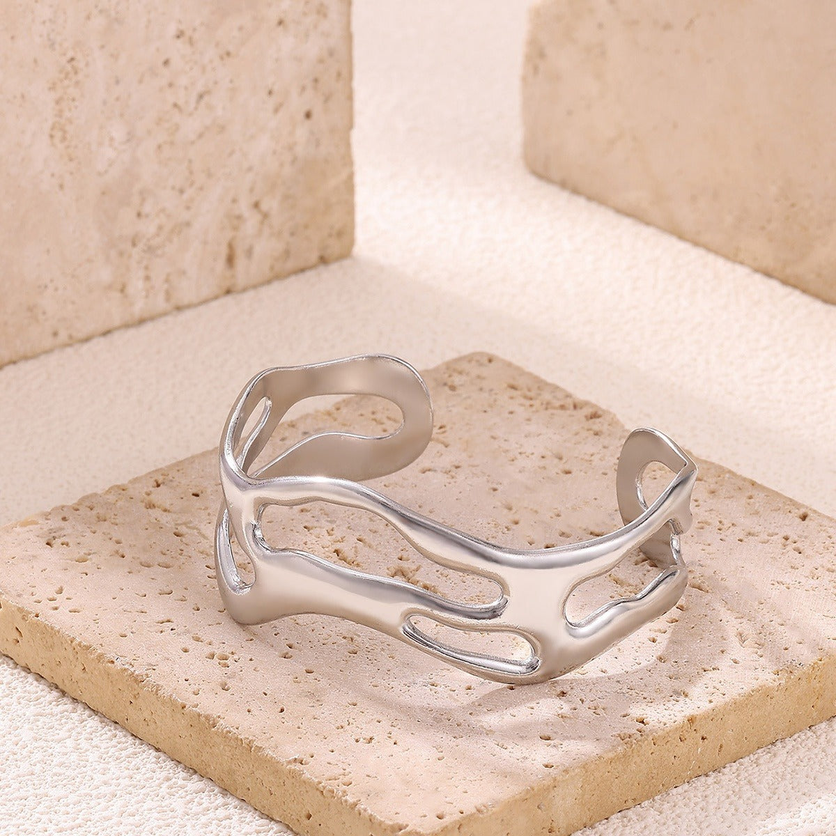 Millie – Pulsera Irregular de Acero Minimalista