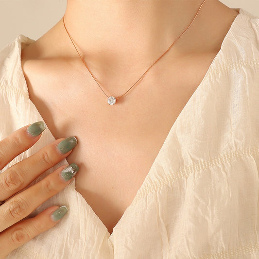 Gwen – Collar Solitario de Zirconia Elegante