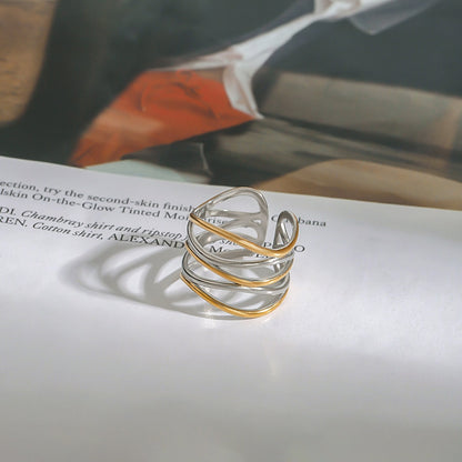 Ava – Anillo Minimalista de Acero Elegante