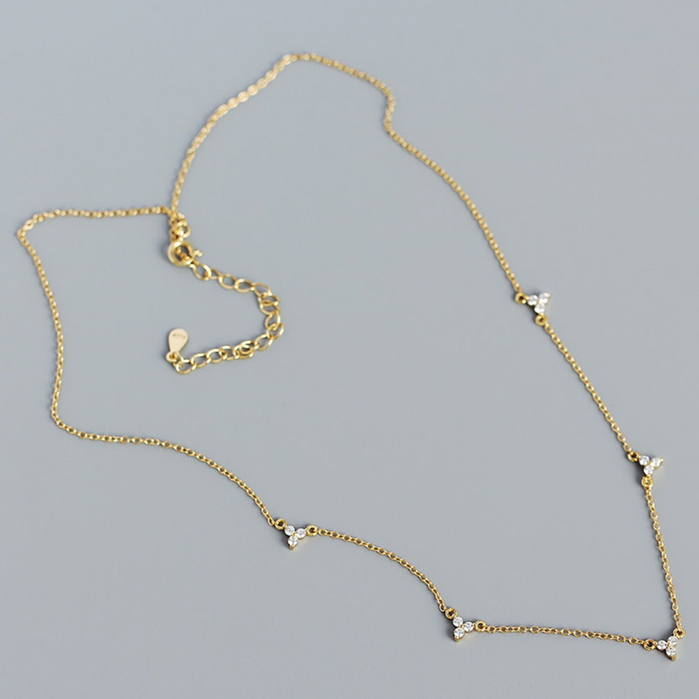 Lena – Collar Geométrico de Oro