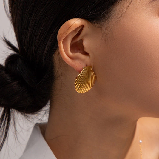 Miley – Pendientes Concha Dorado