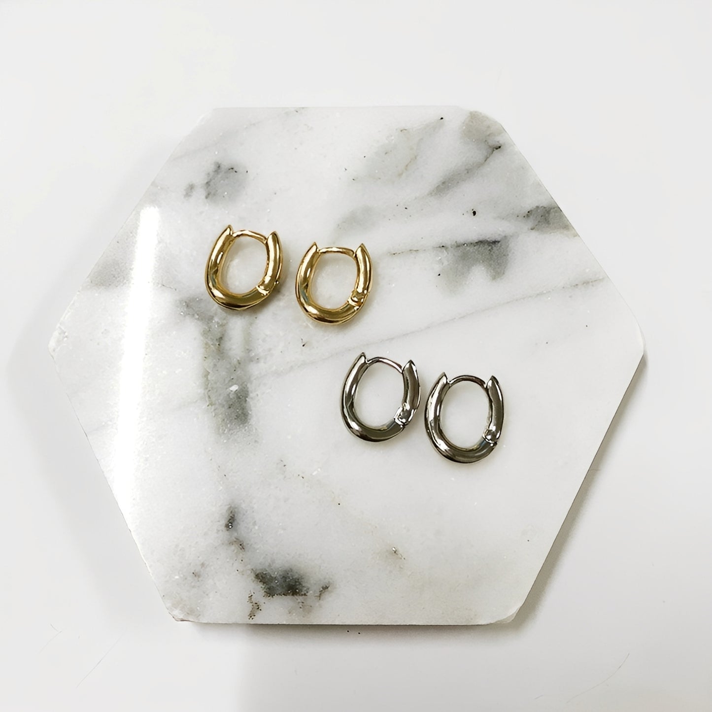Ariana – Pendientes Irregulares en Forma U Elegantes