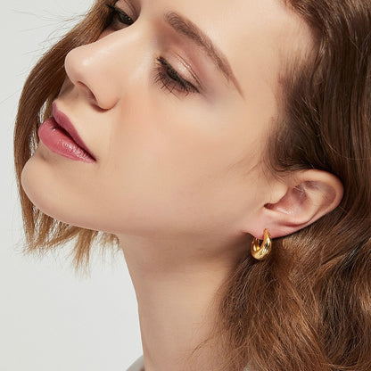 Briana – Pendientes Aro Dorados Gruesos Elegantes