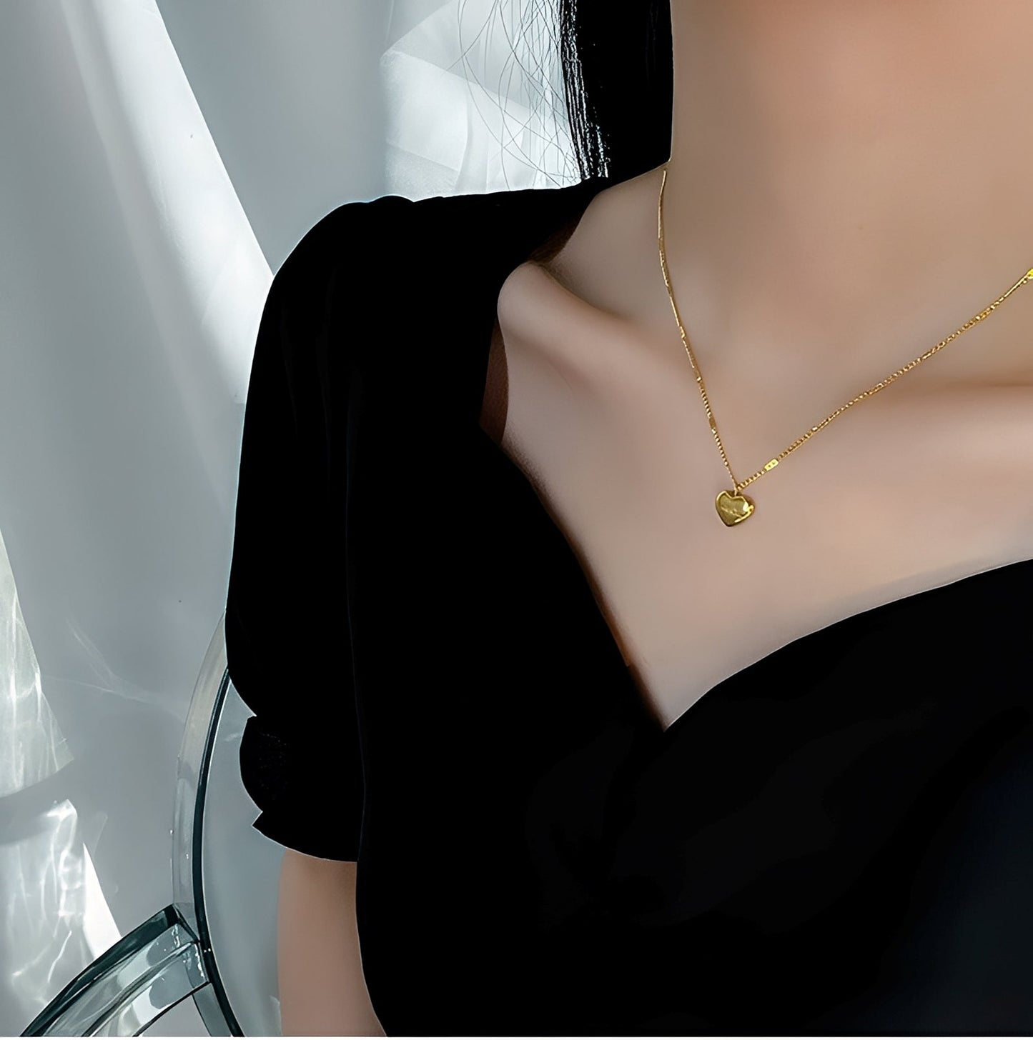 Yumi – Collar Corazón de Oro