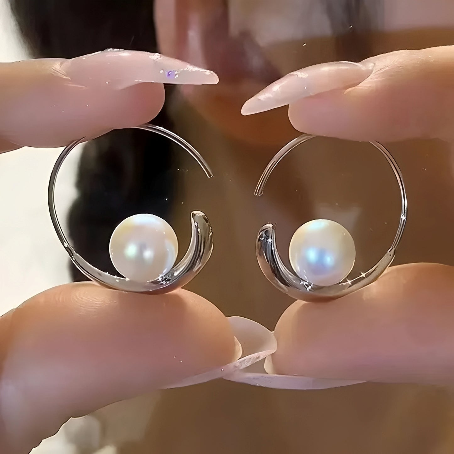 Chanty – Pendientes Aro Ola con Perla Elegantes