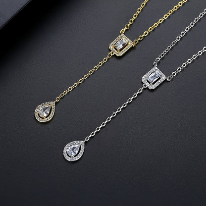 Aria – Collar con Colgante de Zirconia Elegante