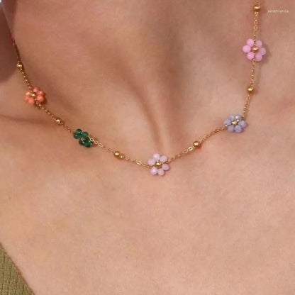 Laura – Collar Floral con Cristales Brillantes de Alta Calidad