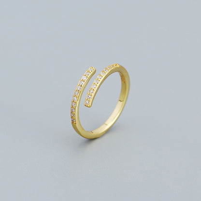 Elina – Anillo Geométrico con Circón Incrustado