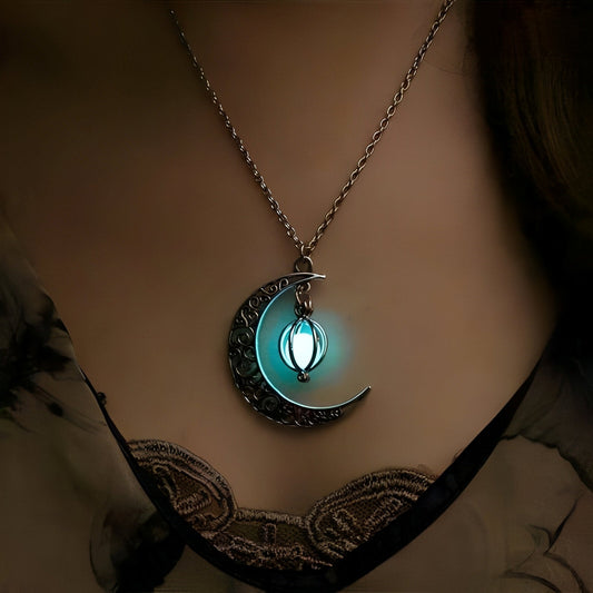 Bianca – Collar Luna Luminosa que Brilla en la Oscuridad