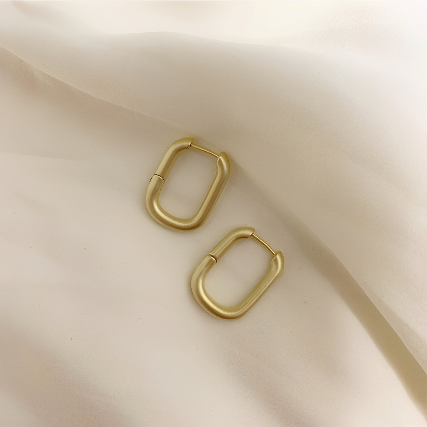 Colette – Pendientes Ovalados Franceses Elegantes