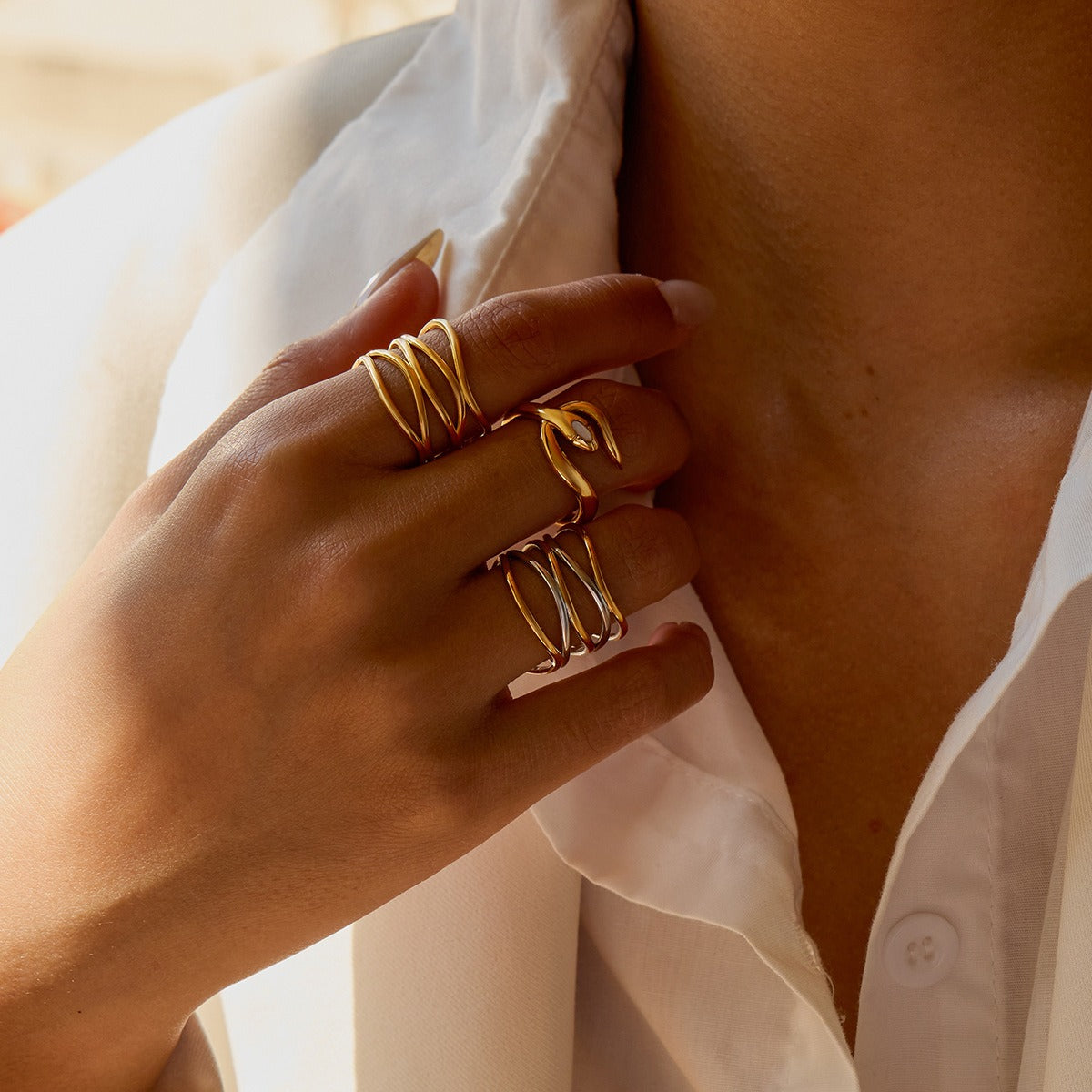 Ava – Anillo Minimalista de Acero Elegante