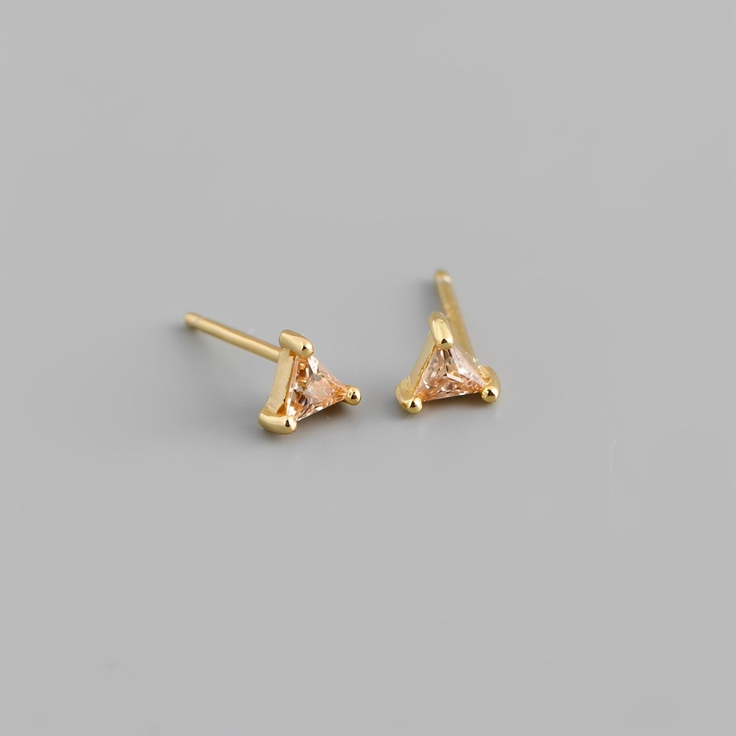Inez – Pendientes de Triángulo Zirconio Colorido