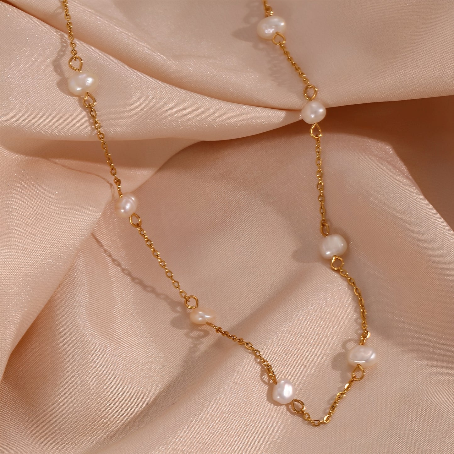 Sydney – Collar Dorado con Perlas Barrocas