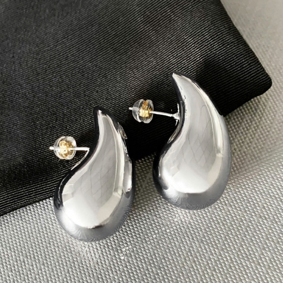 Alba – Pendientes Gota de Rocío Elegantes