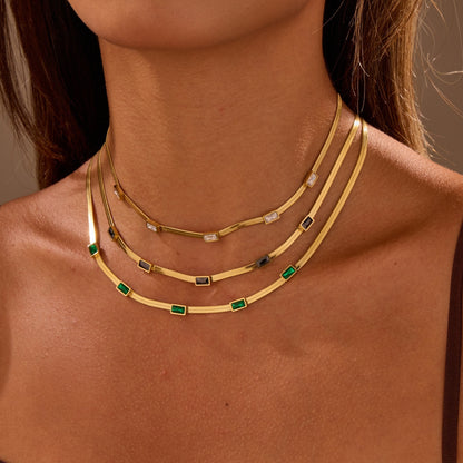 Sabrina – Collar Geométrico Cuadrado
