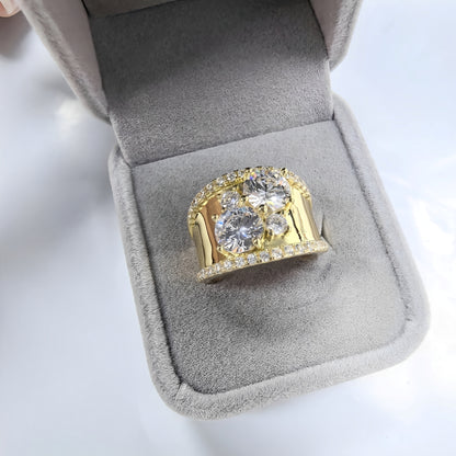 Leona – Anillo Dorado Vintage con Circonia Brillante