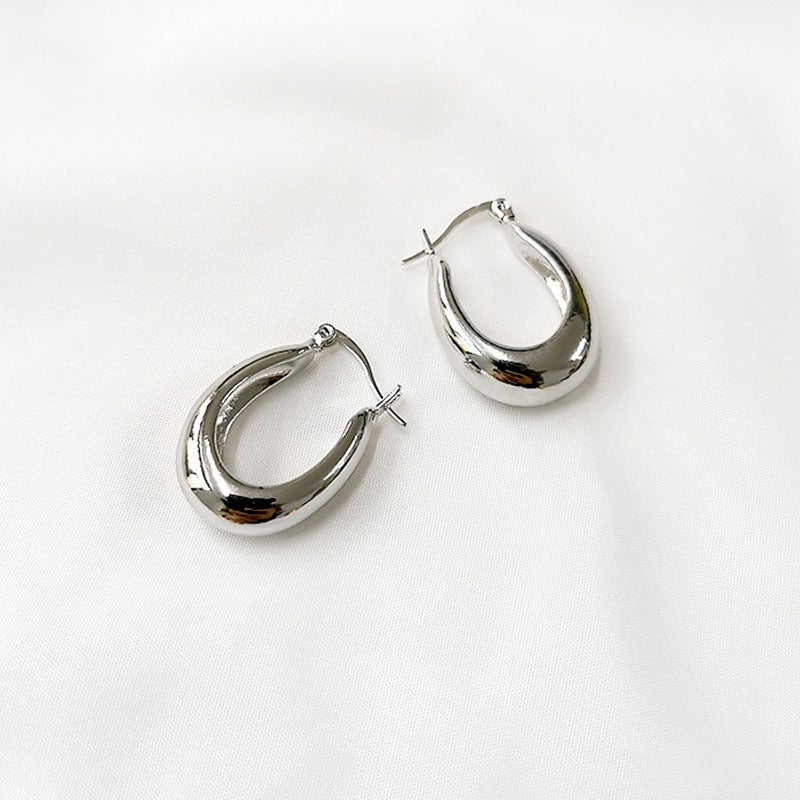 Denise – Pendientes Ovalados en U Elegantes