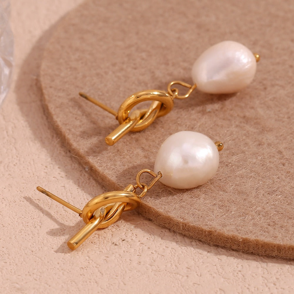 Valeria – Pendientes Dorados con Perla Barroca