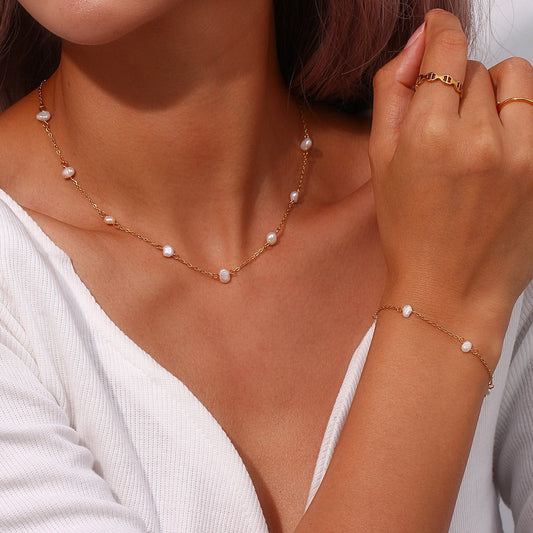 Cato – Collar Perla de Agua Dulce Dorado