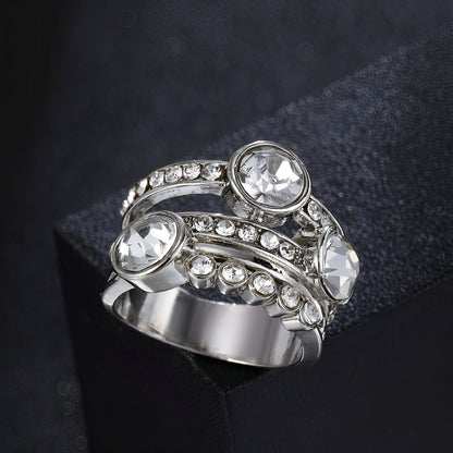 Elvie – Anillo Vintage en Plata con Capas y Cristales