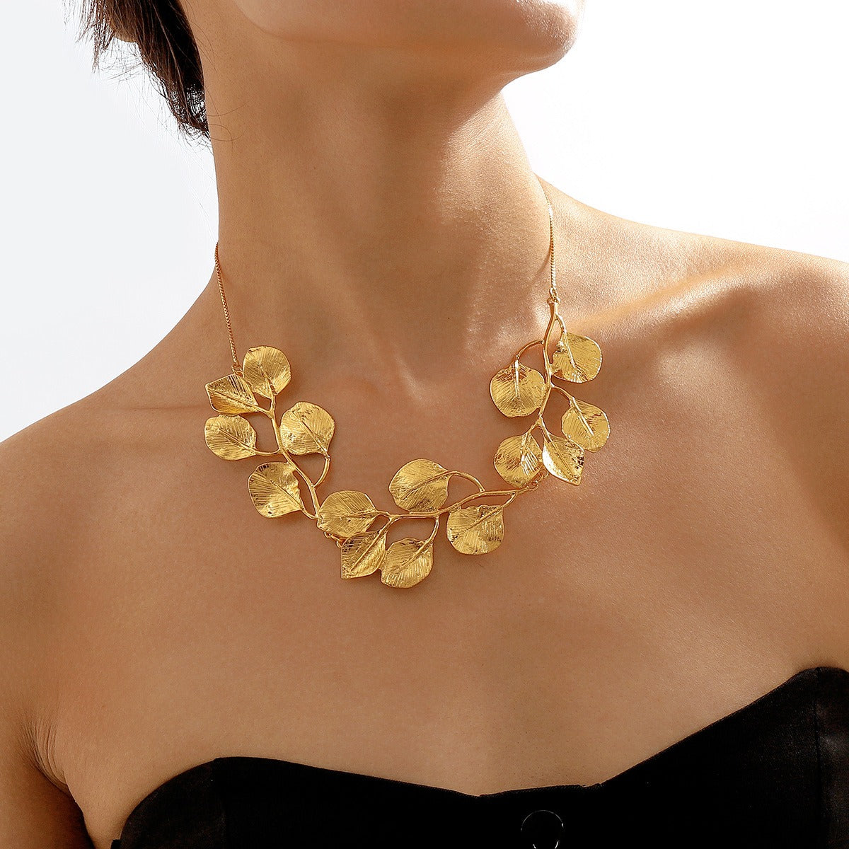 Mitena – Collar en Aleación Diseño Hoja
