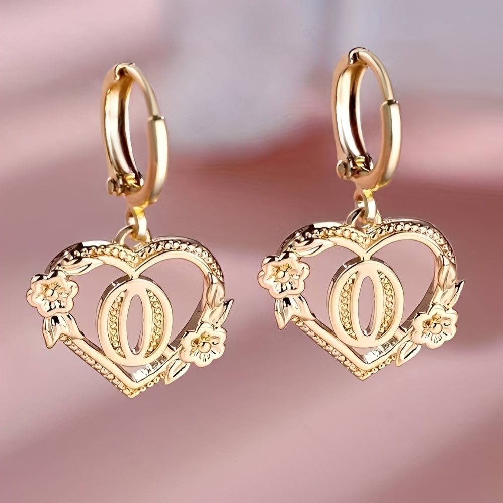 Pendientes de aro con corazón para mujeres con inicial y detalles florales