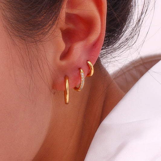 Verna – Pendientes Huggie Eternidad