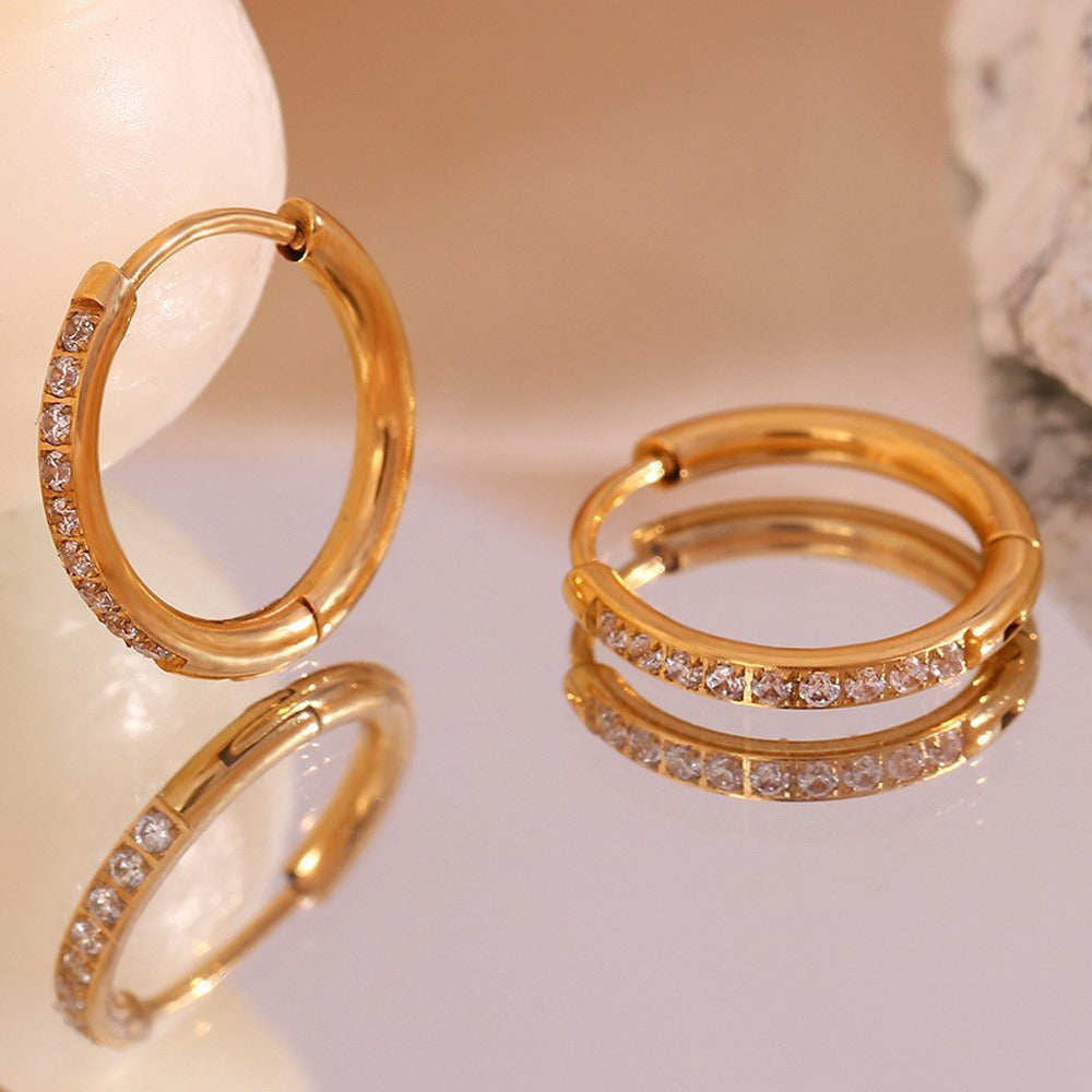 Verna – Pendientes Huggie Eternidad