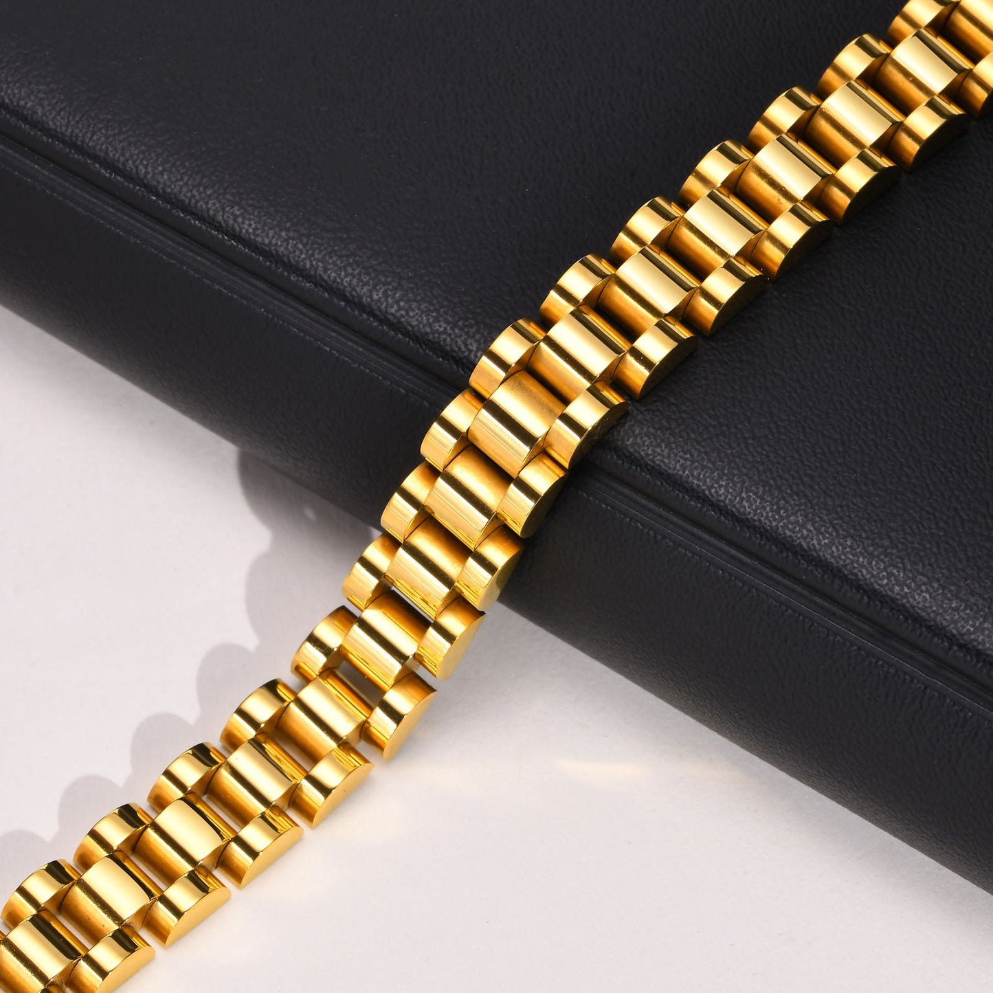Emma – Pulsera de Cadena Dorada