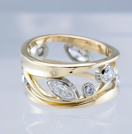 Helia – Anillo Dorado Vintage con Circonita Brillante
