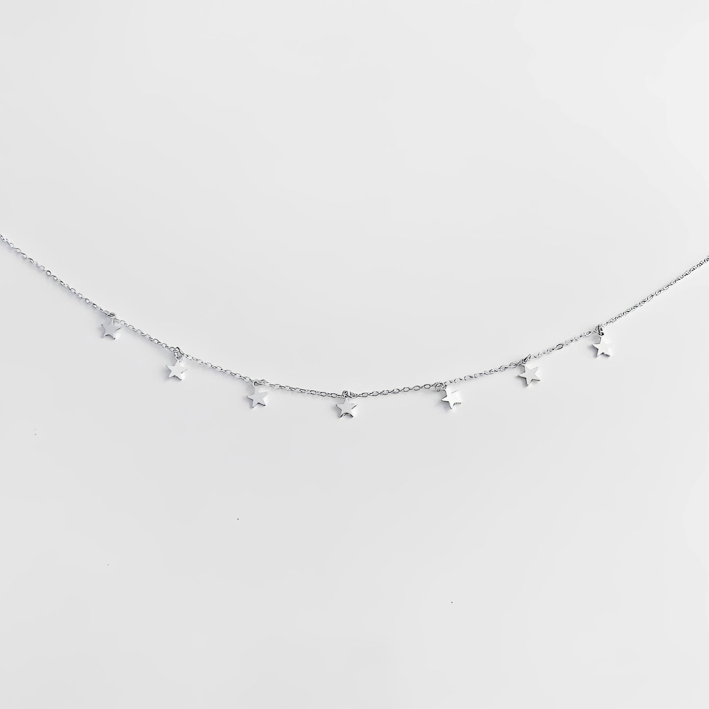 Alessia – Collar Corto con Colgante Elegante