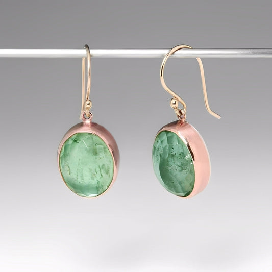 Verona – Pendientes Dorados Cristales Verdes Brillantes