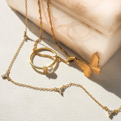 Lena – Collar Geométrico de Oro