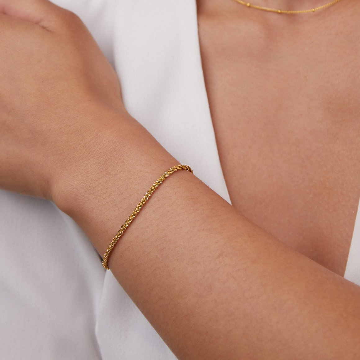Kai – Pulsera Dorada 18K Refinada