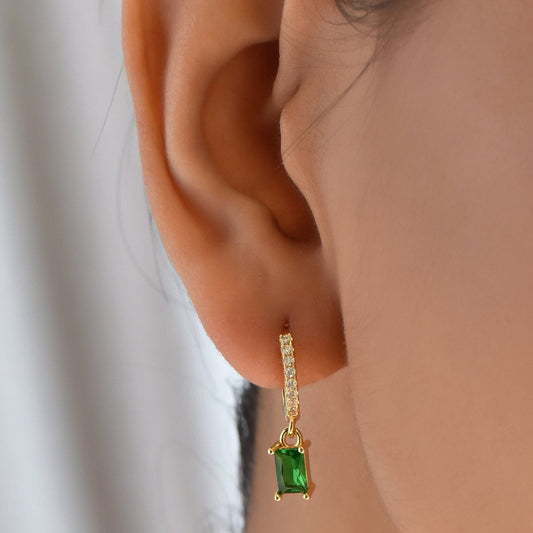 Amy – Pendientes Rectangulares Dorados