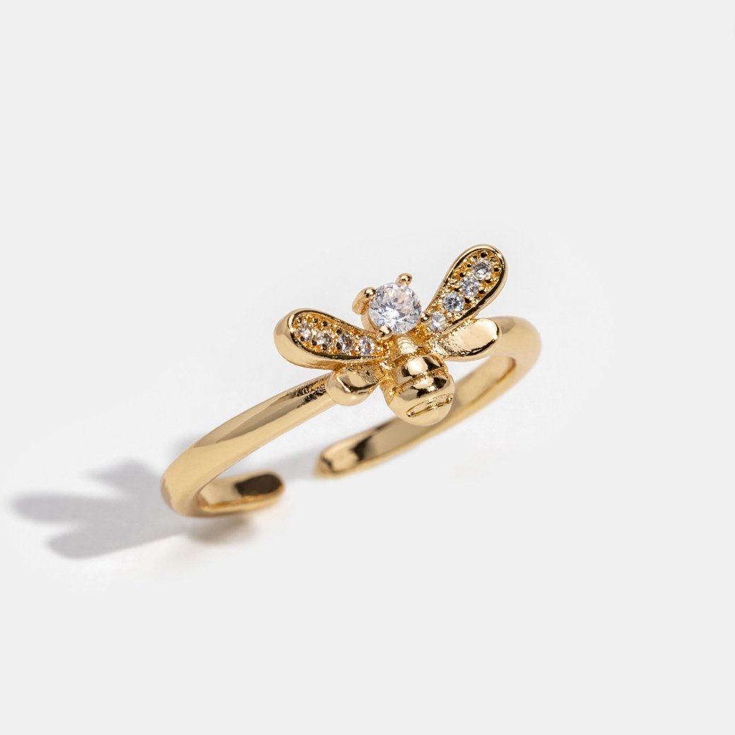 Laila – Anillo de cristal y abeja dorada