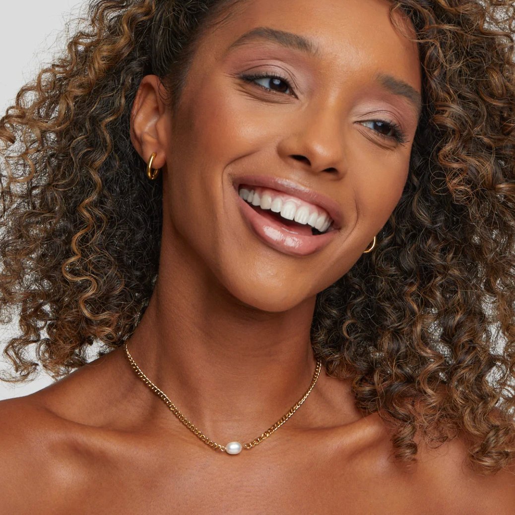 Madison – Aretes Doradas