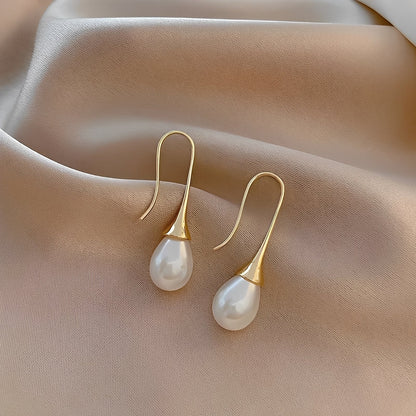 Helena – Pendientes Clásicos con Perlas