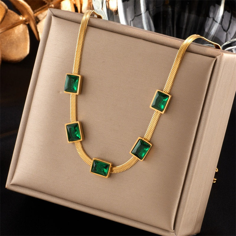 Collar de Dama con Piezas Cuadradas y Cadena Ancha