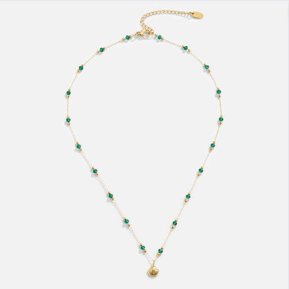 Nerissa – Collar Dorado Concha y Perlas Verdes